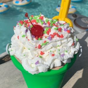 Meet your Posher, Marian